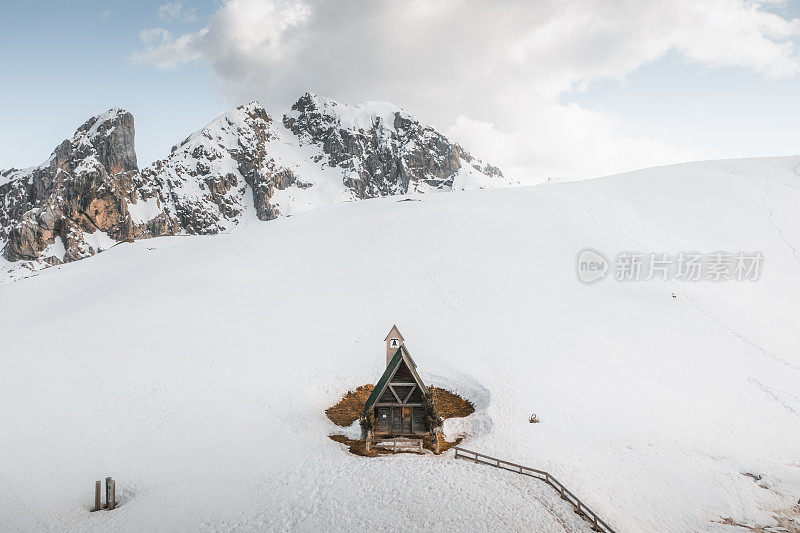 意大利阿尔卑斯山白云石的Passo Giau雪景